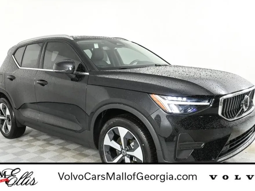 2025 Volvo XC40 Core photo 1