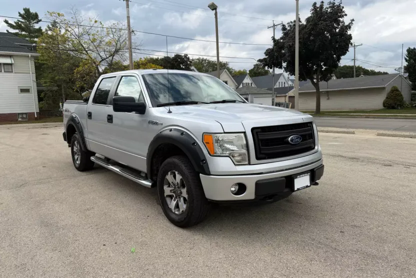 2014 Ford F-150 Platinum photo 1