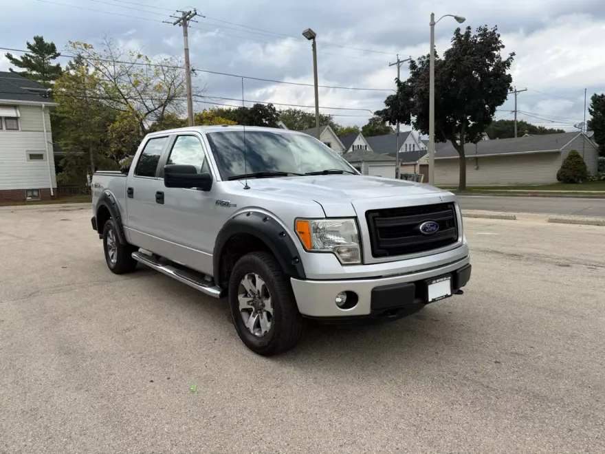 2014 Ford F-150 Platinum photo 1