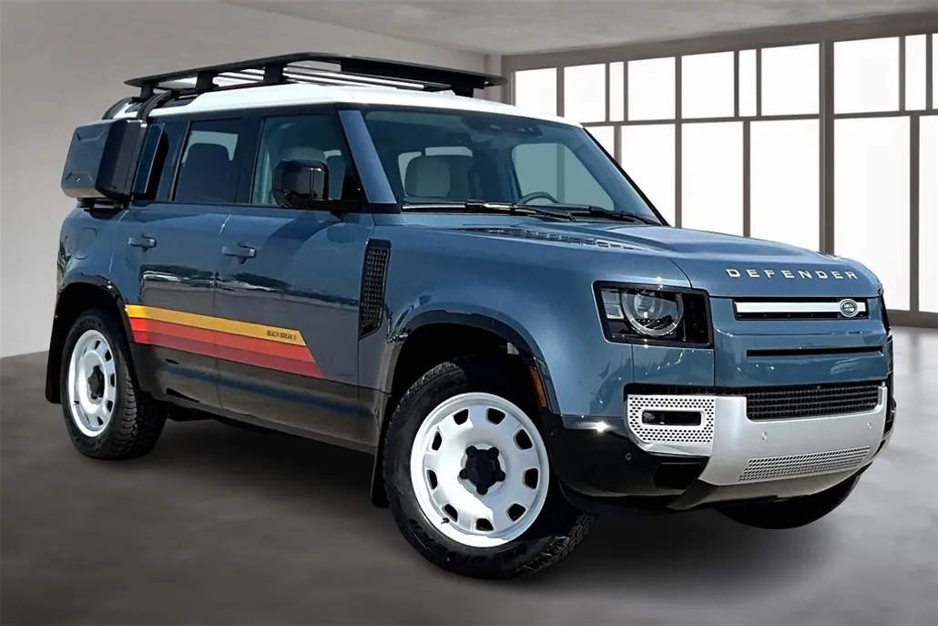 2025 Land Rover Defender 110 S photo 1