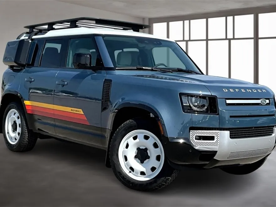 2025 Land Rover Defender 110 S photo 1