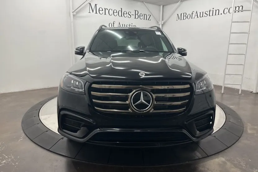 2026 Mercedes Benz GLS 450 4MATIC photo 1