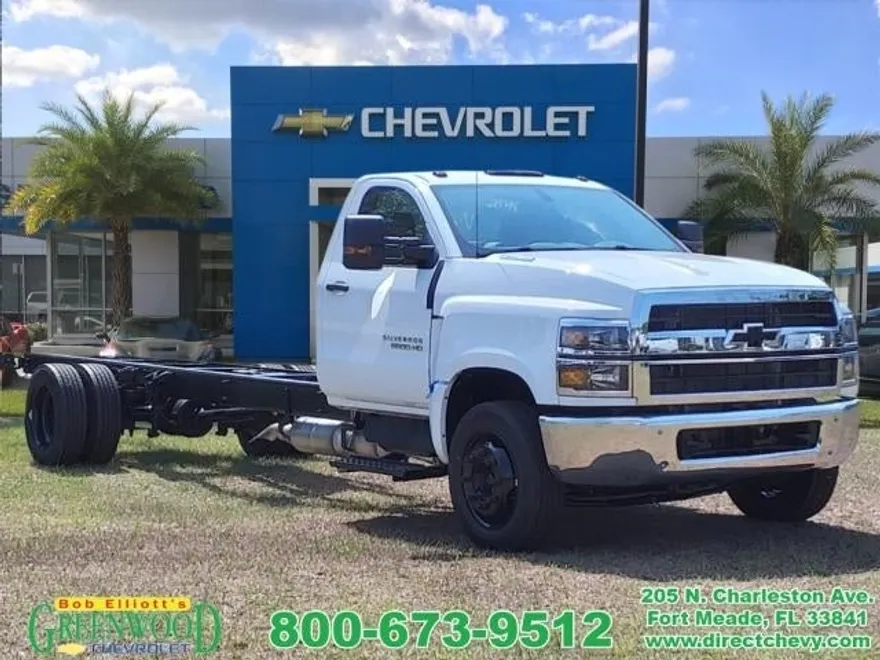 2024 Chevrolet Silverado 6500HD Work Truck photo 1