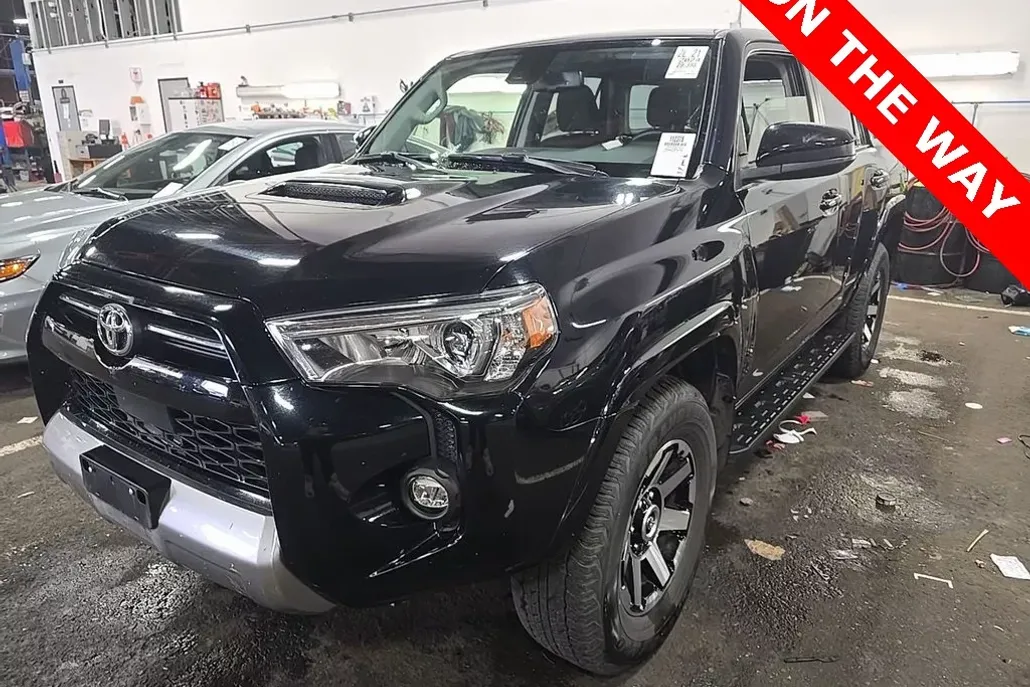 2024 Toyota 4Runner TRD Off-Road photo 1