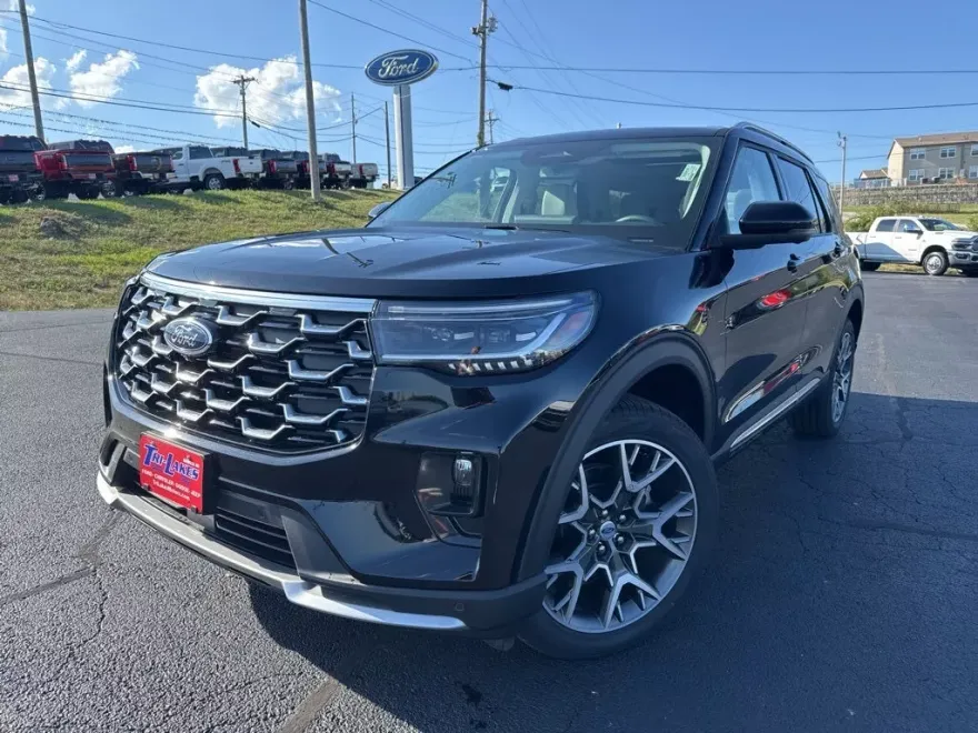 2025 Ford Explorer Platinum photo 1