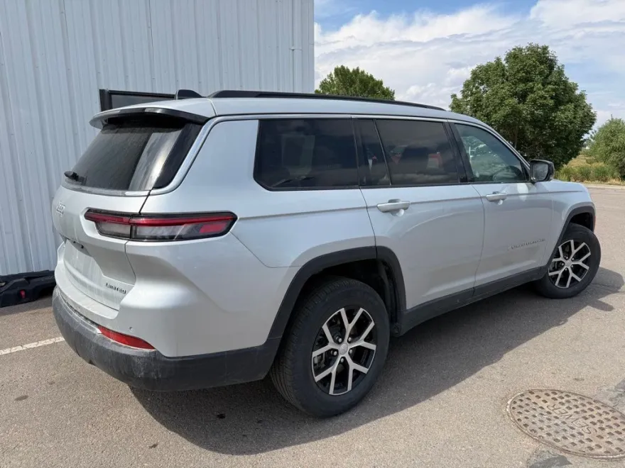 2024 Jeep Grand Cherokee Limited photo 1