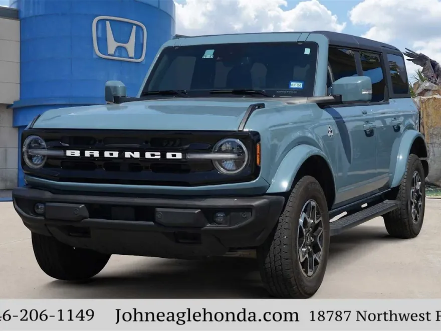 2023 Ford Bronco Outer Banks photo 1