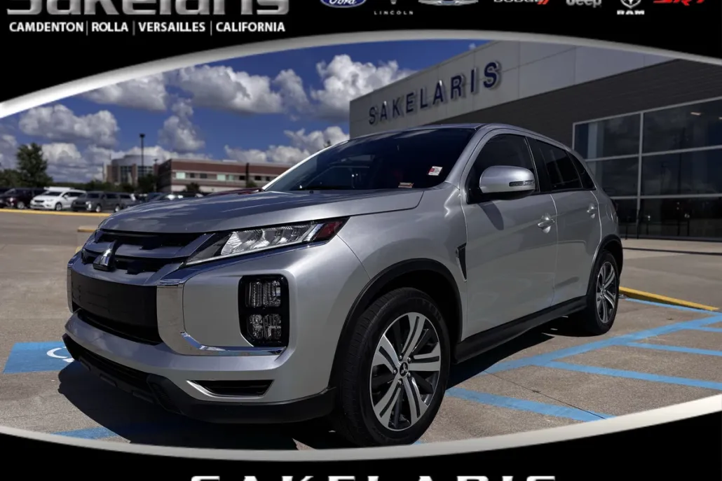 2024 Mitsubishi Outlander Sport SE photo 1