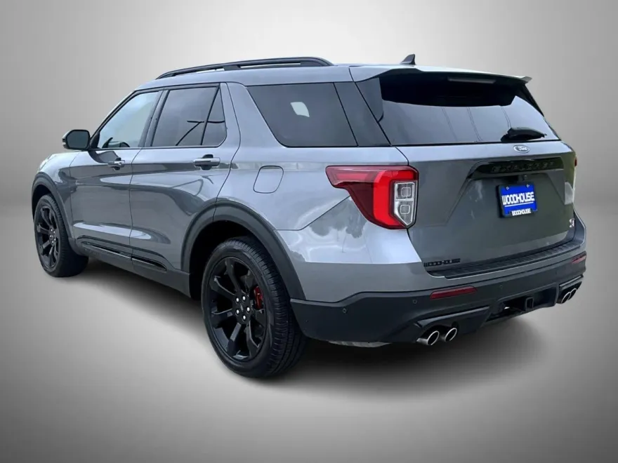 2021 Ford Explorer ST photo 1