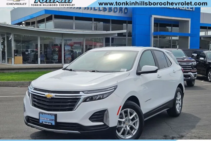 2023 Chevrolet Equinox LT photo 1