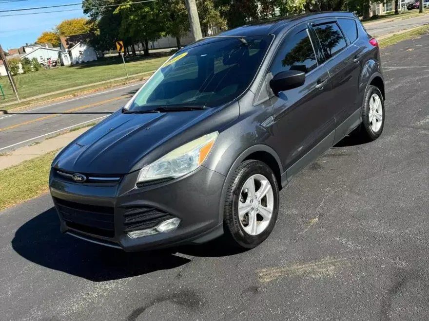 2016 Ford Escape SE Sport photo 1