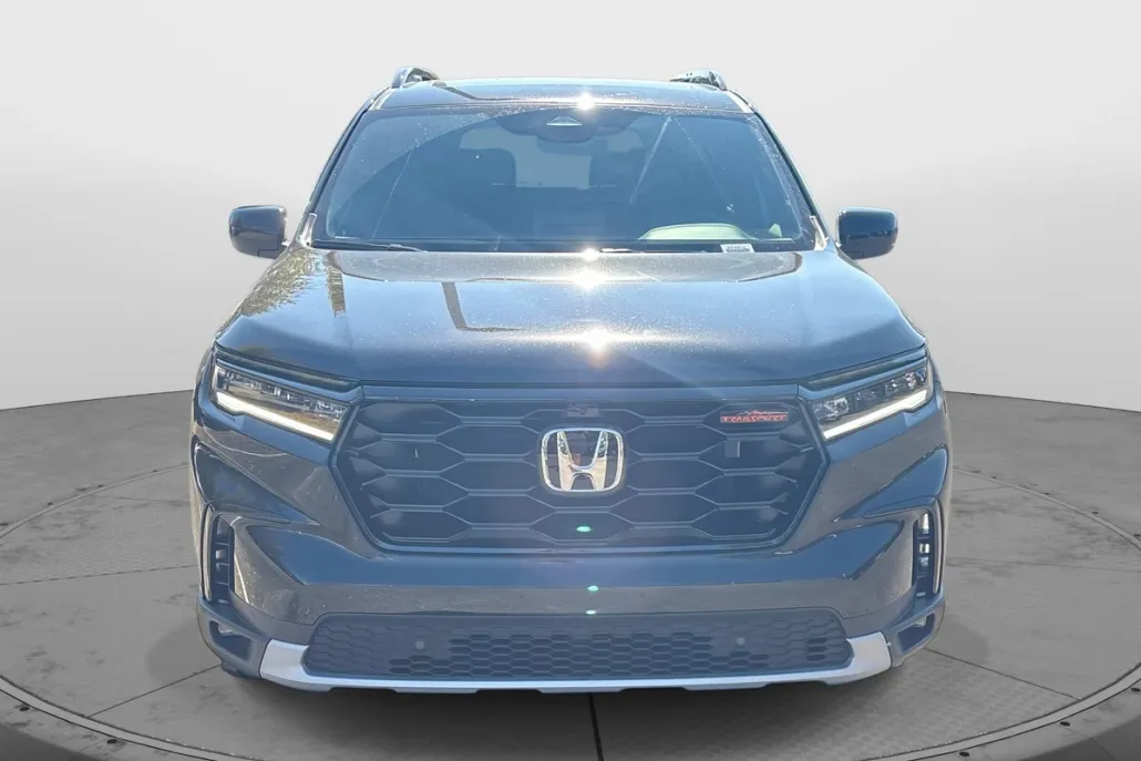 2025 Honda Pilot TrailSport photo 1