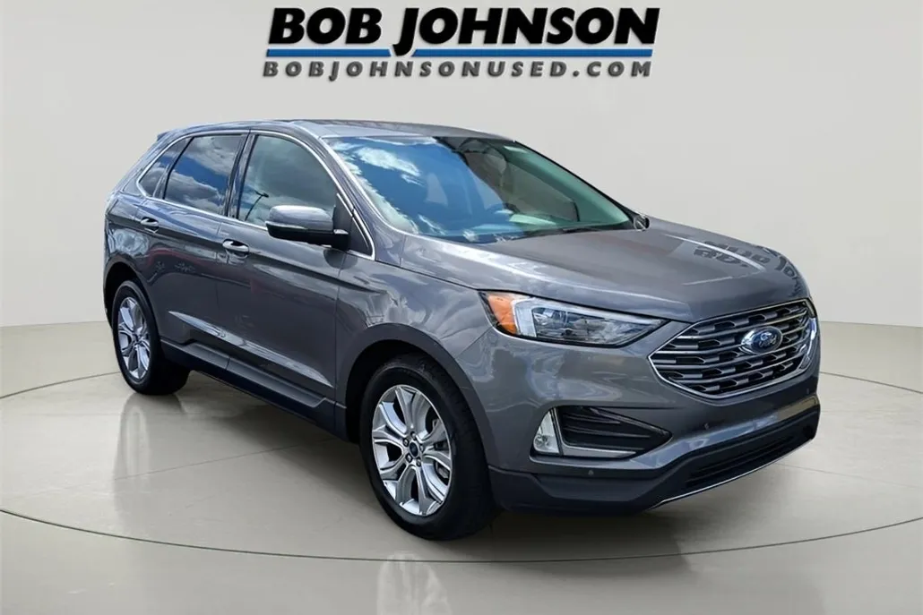 2022 Ford Edge Titanium photo 1
