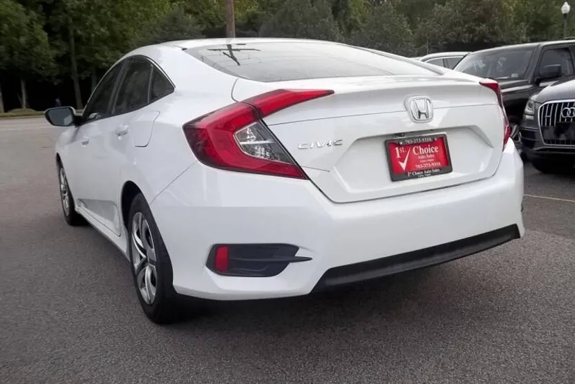 2017 Honda Civic LX photo 1