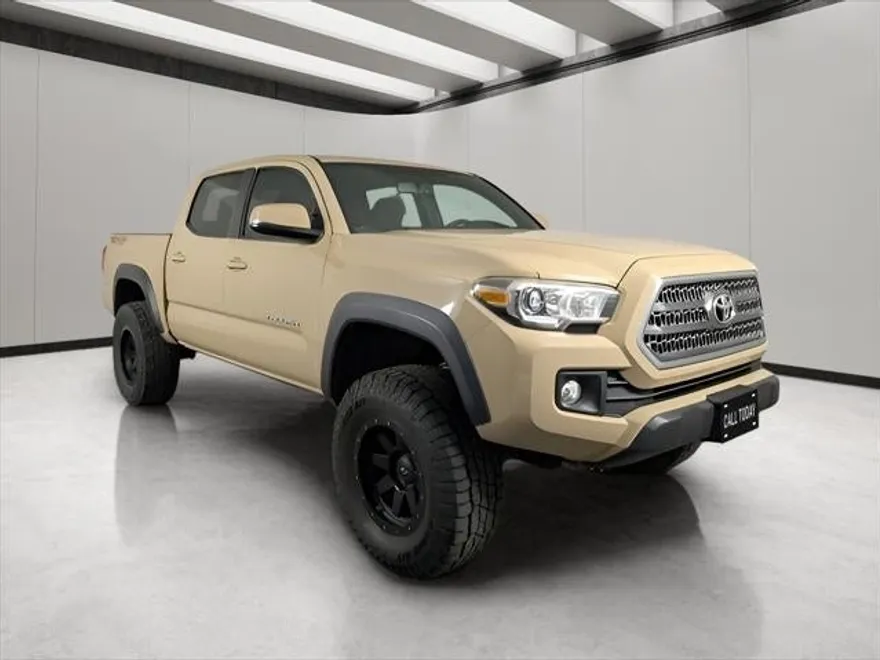 2017 Toyota Tacoma TRD photo 1