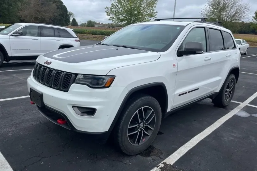 2017 Jeep Grand Cherokee Trailhawk photo 1