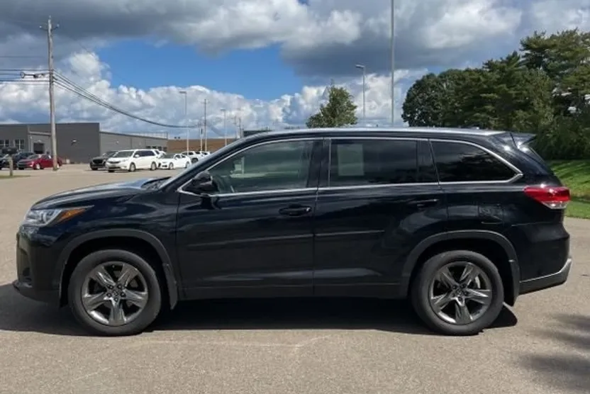 2017 Toyota Highlander Limited Platinum photo 1