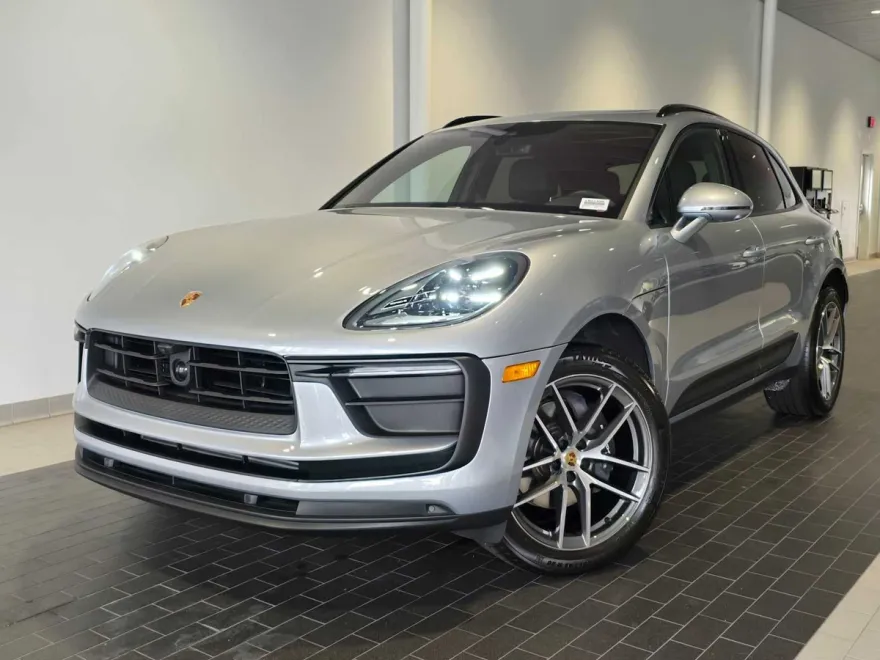 2024 Porsche Macan Base photo 1