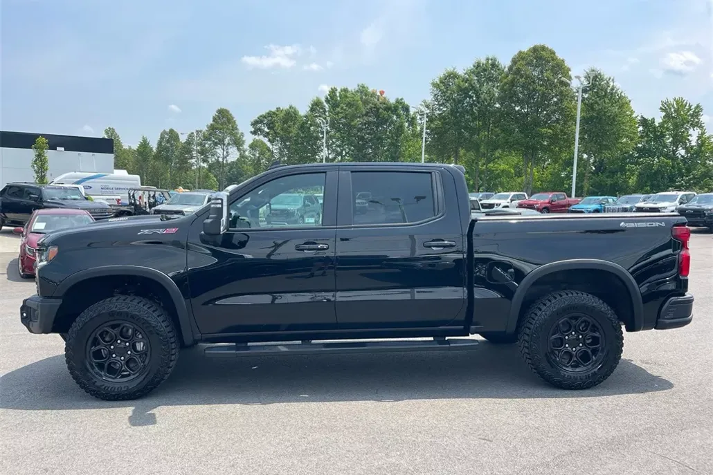2024 Chevrolet Silverado 1500 ZR2 photo 1