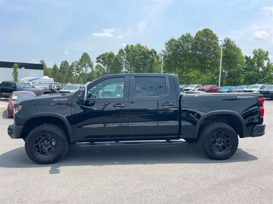 2024 Chevrolet Silverado 1500 ZR2 photo 1
