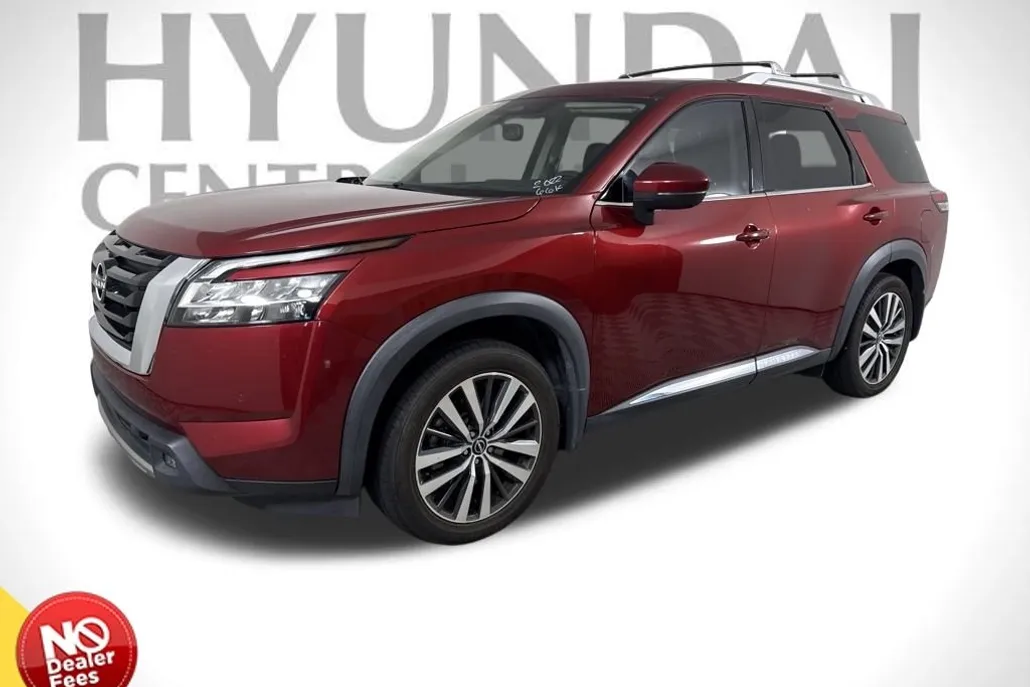 2022 Nissan Pathfinder Platinum photo 1
