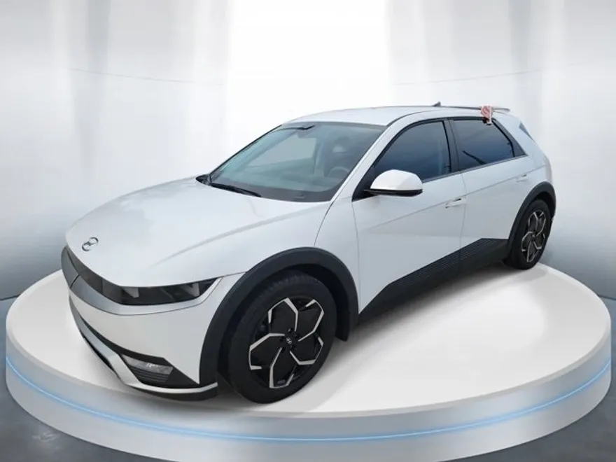 2024 Hyundai Ioniq 5 SEL photo 1
