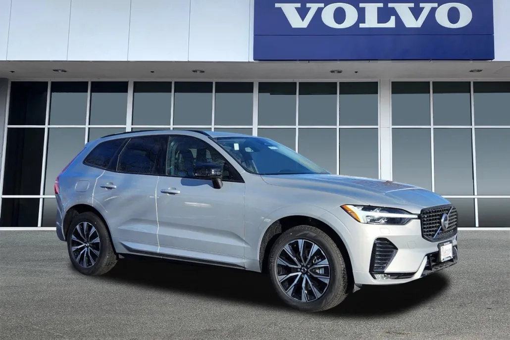 2025 Volvo XC60 B5 Core photo 1