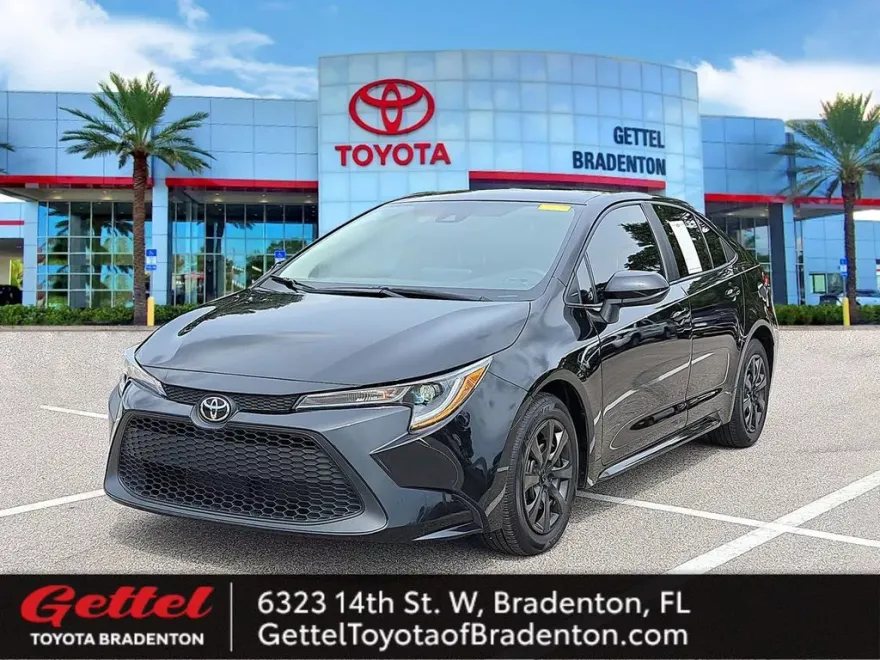 2022 Toyota Corolla LE photo 1