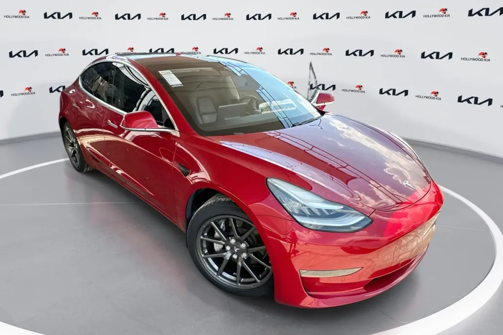 2018 Tesla Model 3 Long Range photo 1