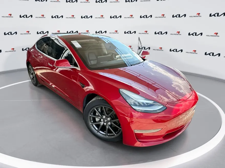 2018 Tesla Model 3 Long Range photo 1