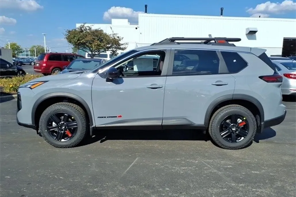 2026 Nissan Rogue SV photo 1