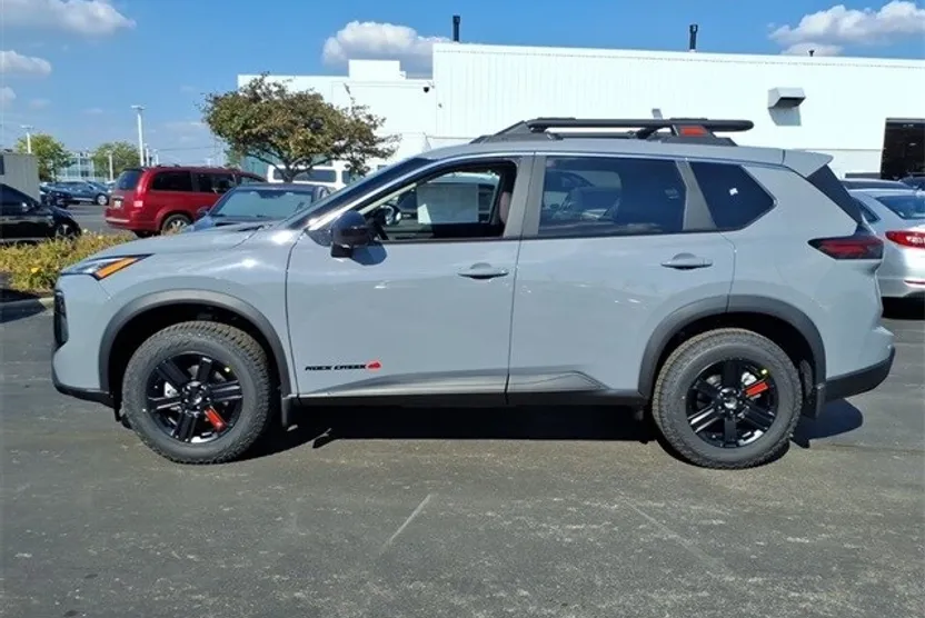 2026 Nissan Rogue SV photo 1