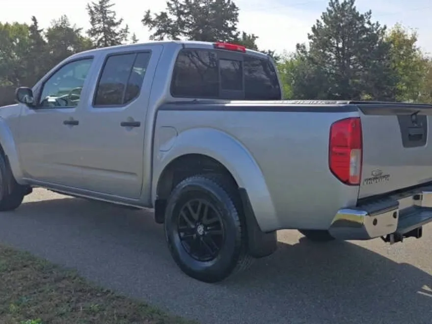 2016 Nissan Frontier SV photo 1