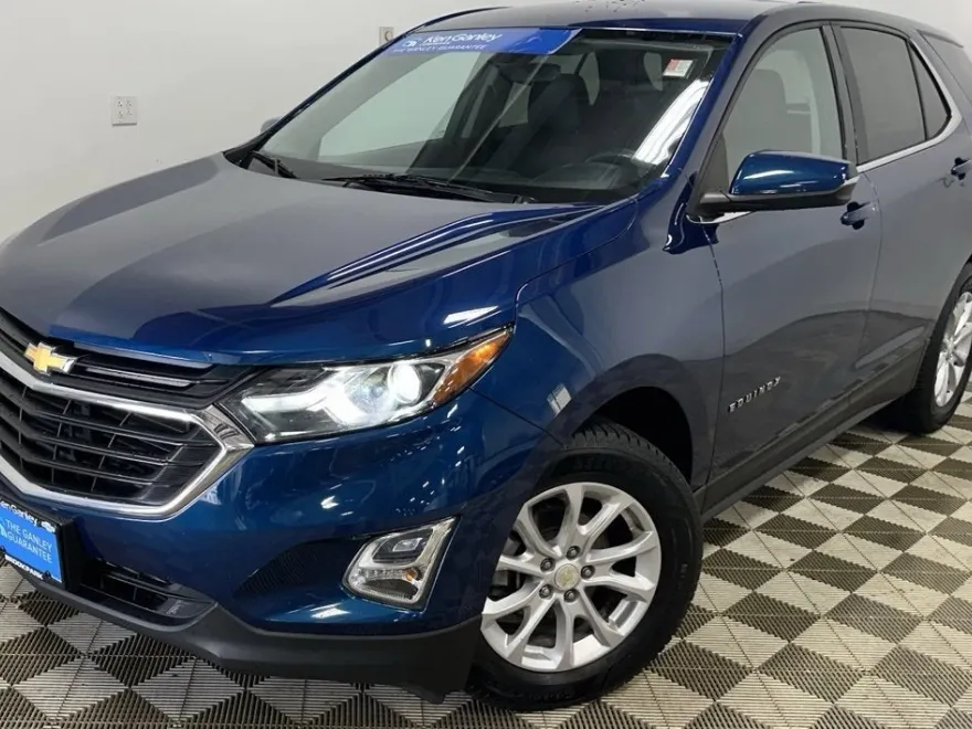 2019 Chevrolet Equinox LT photo 1