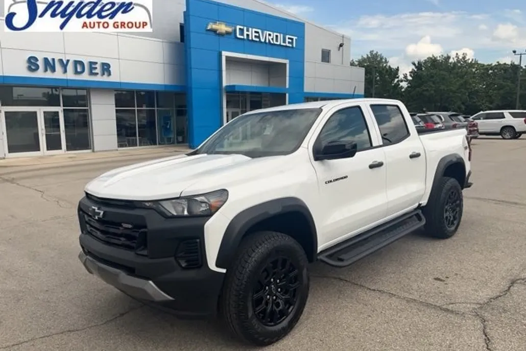 2026 Chevrolet Colorado Trail Boss photo 1