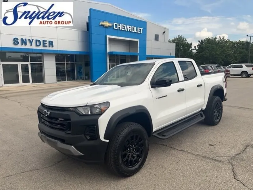 2026 Chevrolet Colorado Trail Boss photo 1