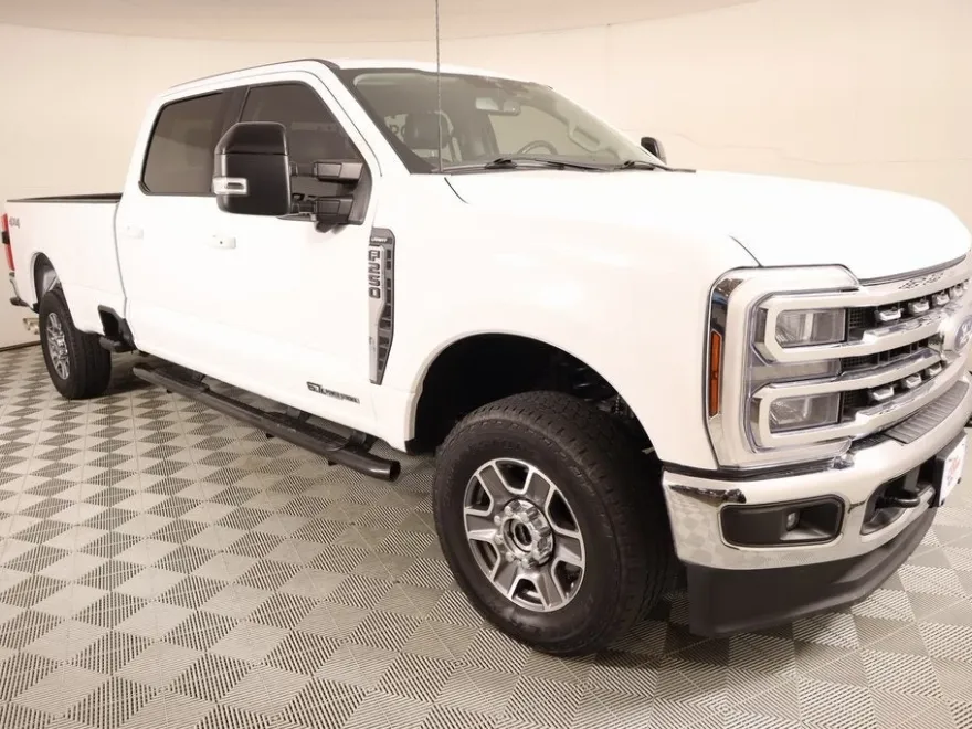 2024 Ford F-250 Lariat photo 1