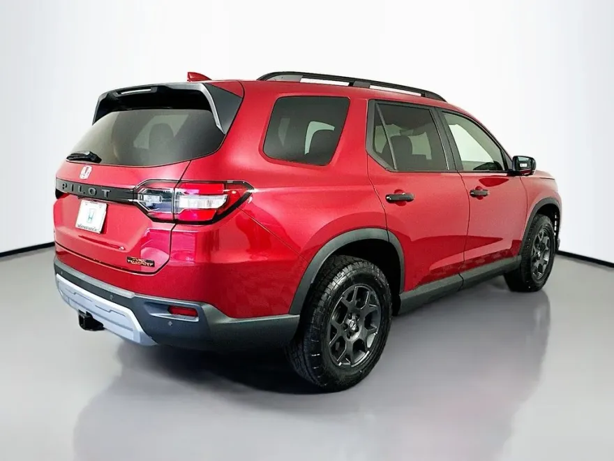 2025 Honda Pilot TrailSport photo 1