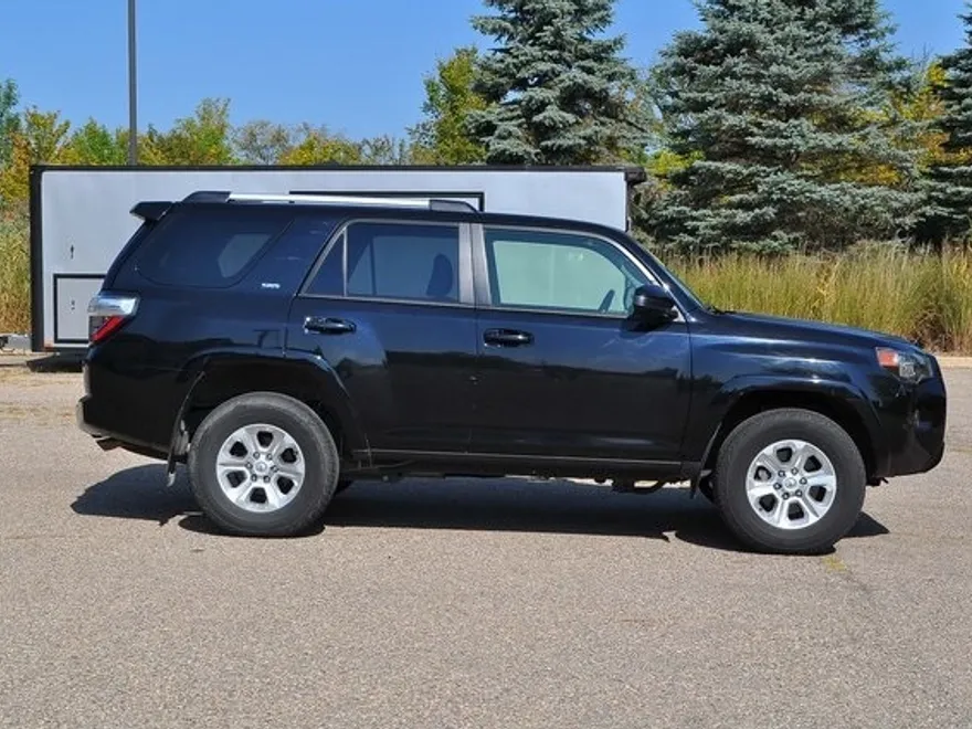 2024 Toyota 4Runner SR5 4WD photo 1