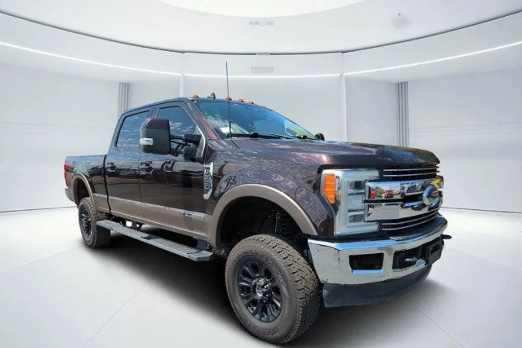 2019 Ford F-350 Lariat photo 1
