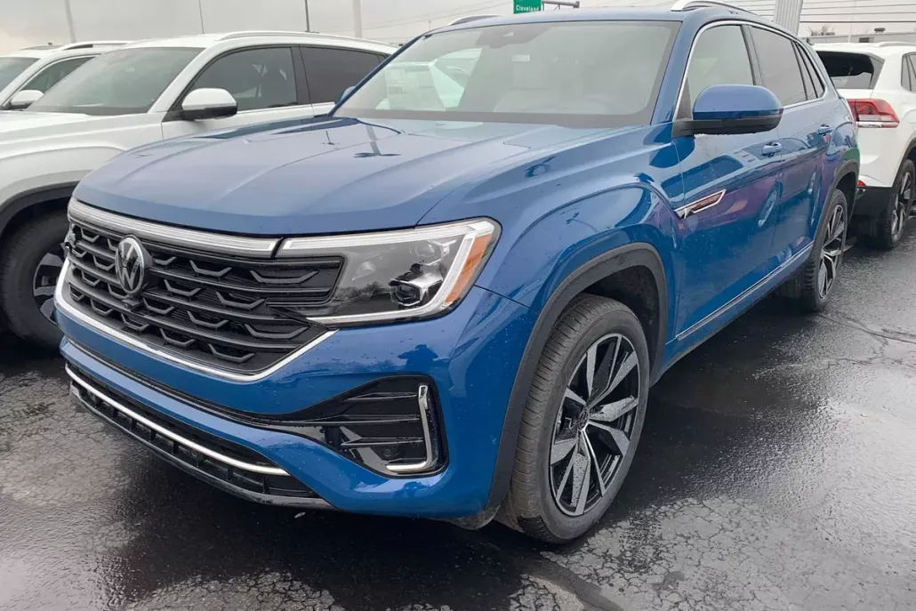 2025 Volkswagen Atlas Cross Sport SEL Premium R-Line photo 1