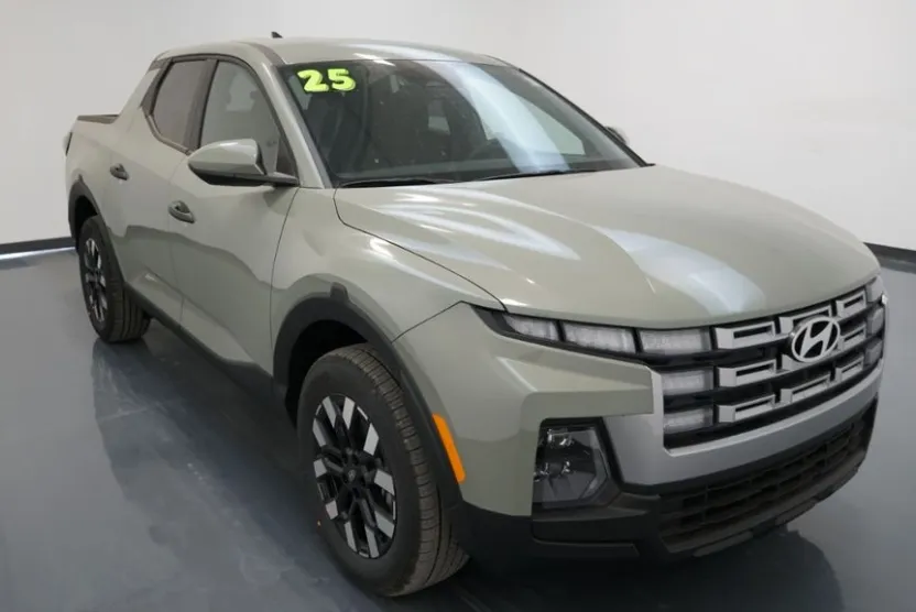 2025 Hyundai Santa Cruz SE photo 1