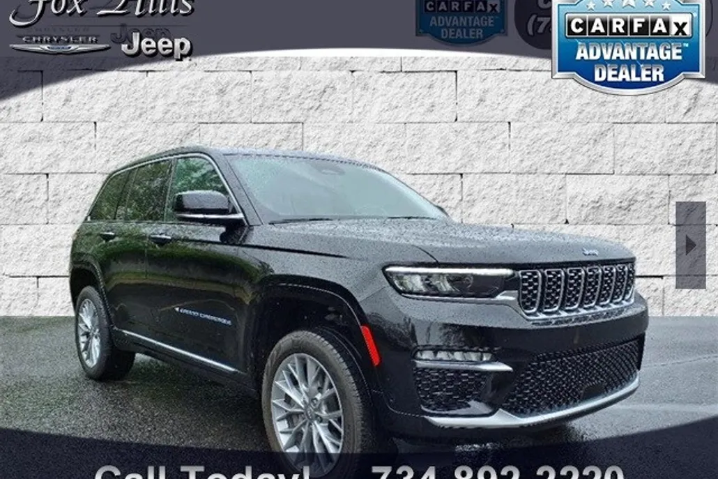 2022 Jeep Cherokee 4xe Summit Reserve photo 1