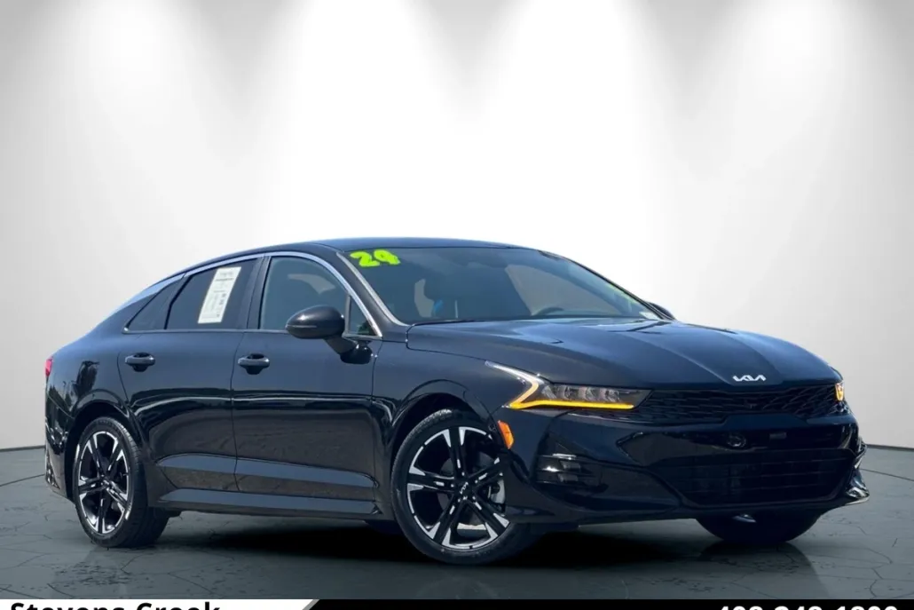2024 Kia K5 GT-Line photo 1