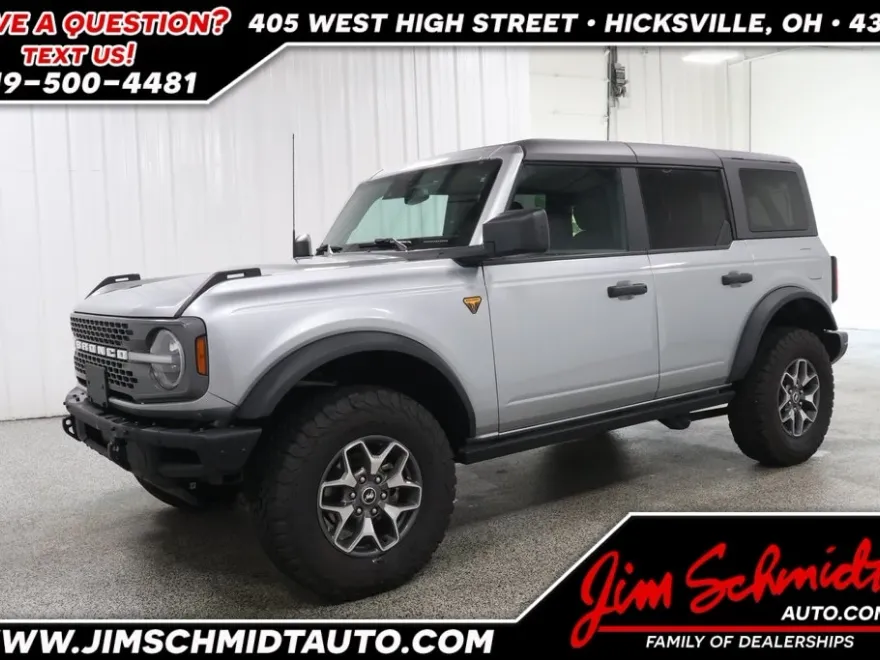 2024 Ford Bronco Badlands photo 1
