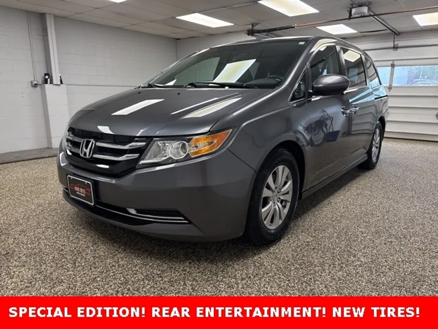2016 Honda Odyssey SE photo 1