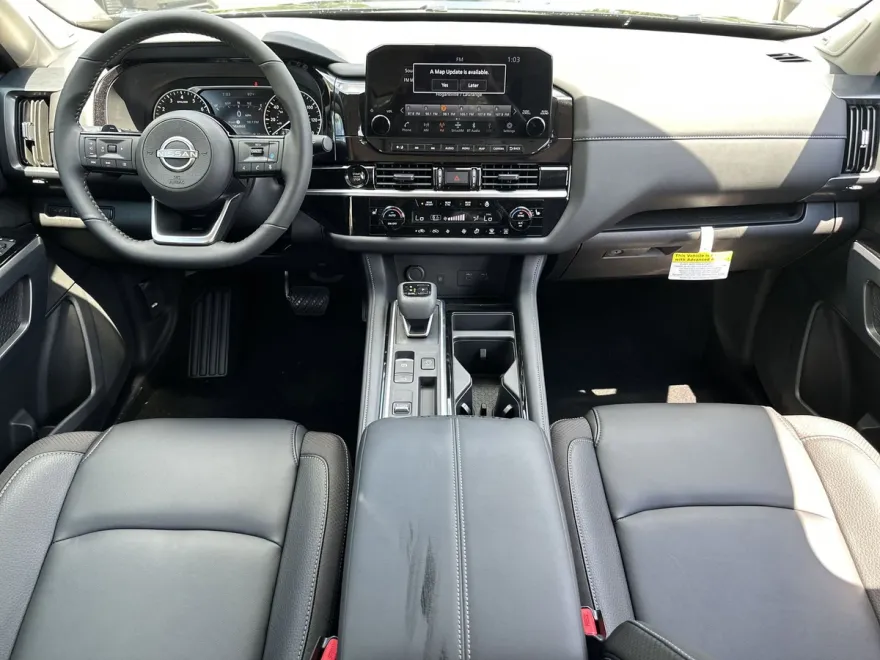 2025 Nissan Pathfinder SL photo 1