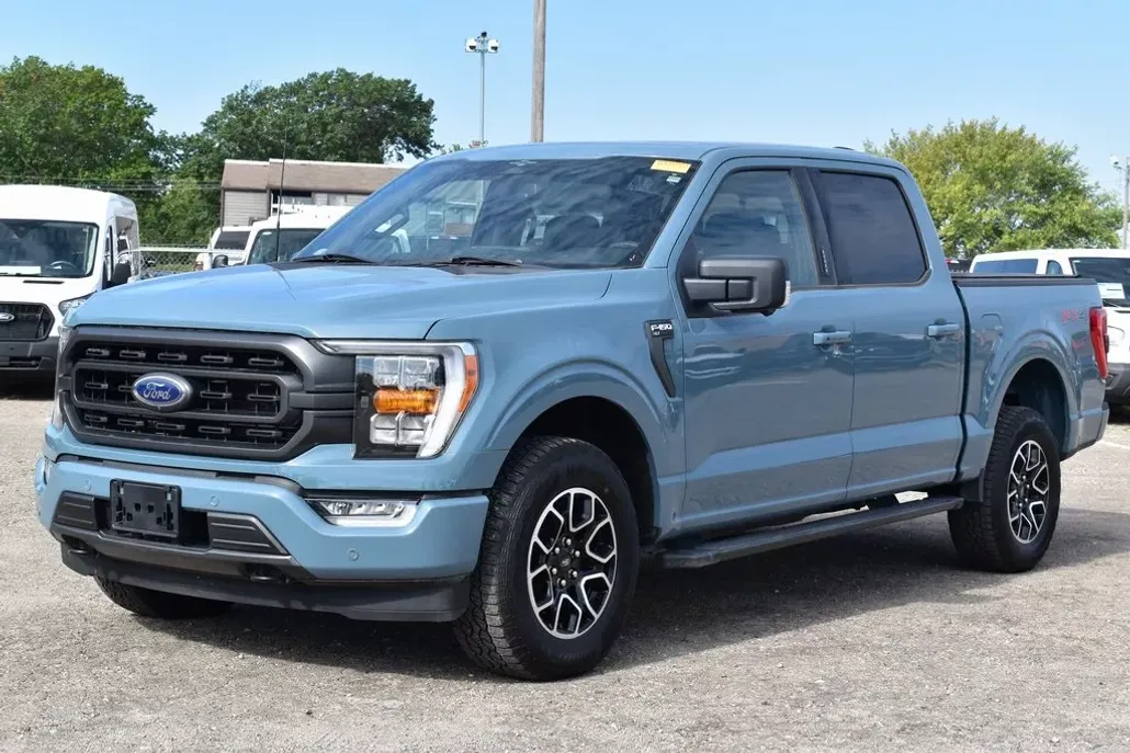 2023 Ford F-150 XLT photo 1