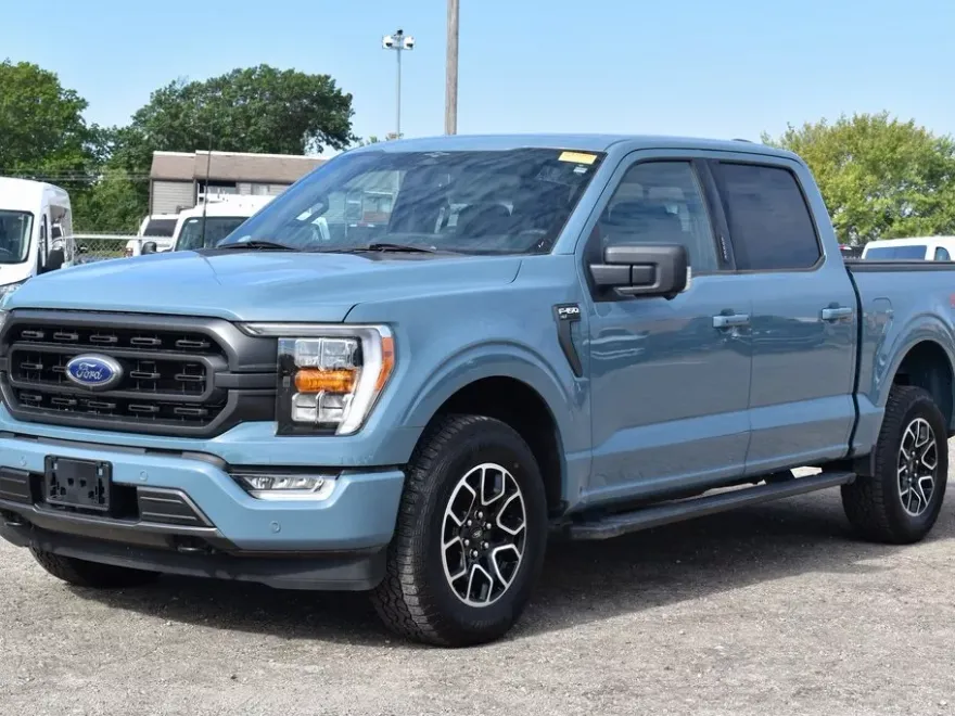 2023 Ford F-150 XLT photo 1