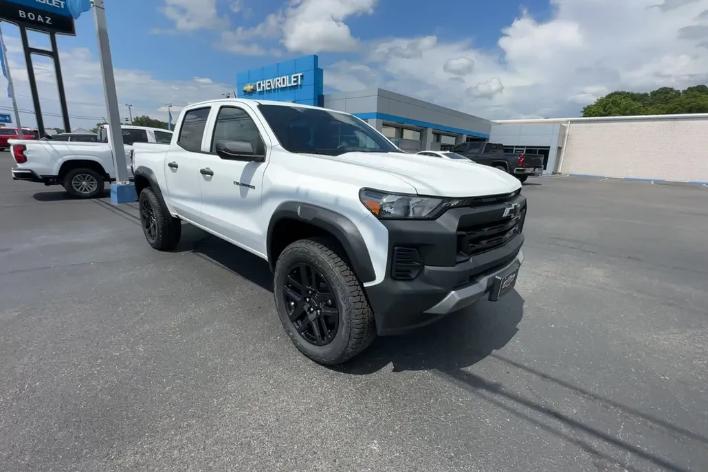 2025 Chevrolet Colorado Trail Boss photo 1